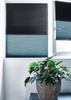 Blauw zwarte rolgordijnen